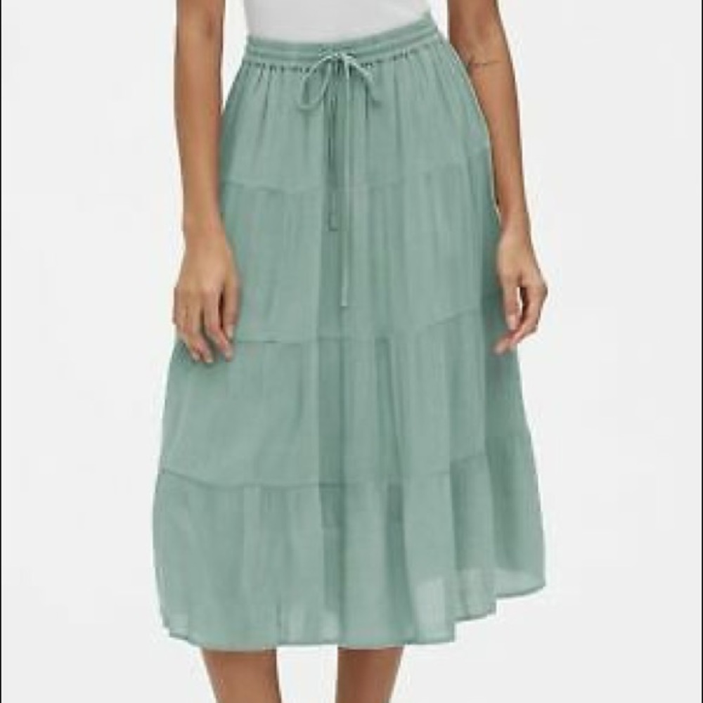 Gap light peasant skirt